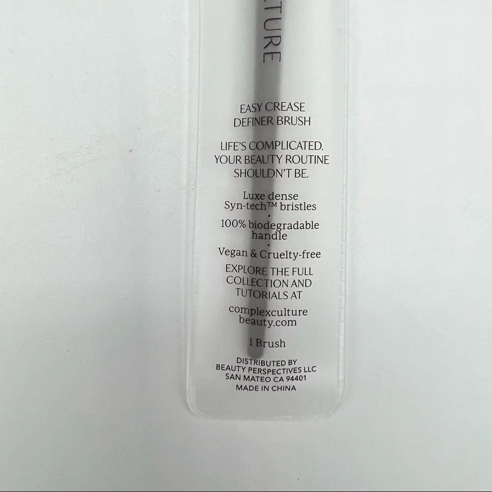 Complex Culture Easy Crease Definer Brush